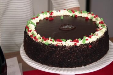 Junior's 4.5-lb Italian Cream or Holiday Dream Layer Cake on QVC