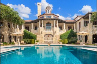 Palatial Italian Villa in The Dominion