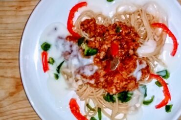 EASY RECIPES | SPAGHETTI BOLOGNESE WITH WHITE SAUCE | ITALIAN DISH | ZAMBIAN YOUTUBERS