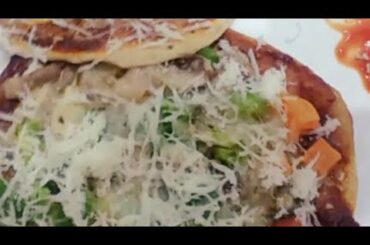 Neapolitan:Pizza in Italian style on tawa