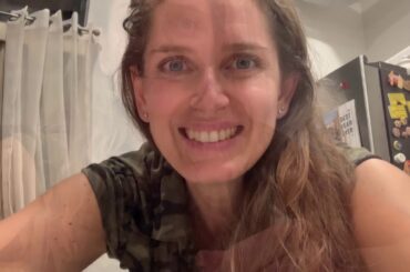 Spaghetti with clams! Spaghetti alle vongole! Authentic Italian food!