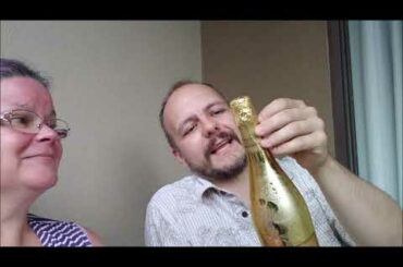 Low Hanging Grapes Episode 4: Luxury Edition Gold Prosecco Sparkling Wine!