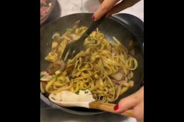 Learn how an Italian housewife cooks pasta with porcini (cep or penny bun in English).