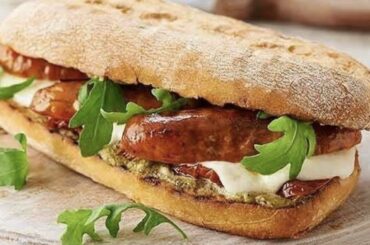 GRILLED SAUSAGE SANDWICH SALAD GRILLED CHEESE HOT SAUCE ITALIAN FOOD GARLIC SAUCE LONDON STREET FOOD