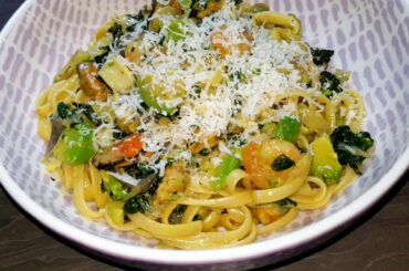 Creamy Italian Spinach And Avocado Sea Food Pasta || Christmas Meal Ideas ||