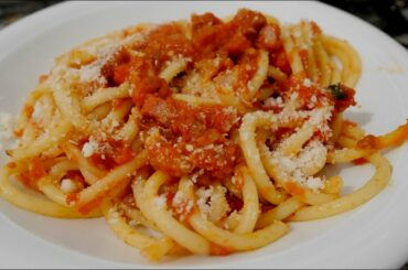 Let's cook bucatini all‘amatriciana