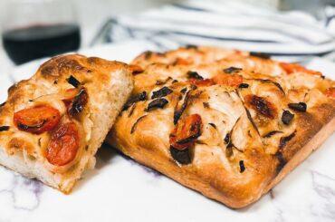 SIMPLE Classic Italian Focaccia Bake