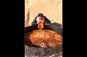 #shorts: Chinese screaming chef makes giant TASTY ITALIAN CUISINE PIZZA.Tag Gordon Ramsay to see it