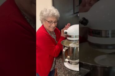 DECORATED ITALIAN COOKIES FOR CHRISTMAS