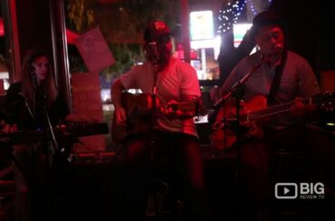 Iddy Biddy Bar and Restaurant in Melbourne for Italian Food and Cocktails