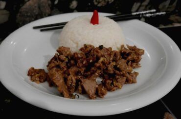 Let's cook Pepper Garlic Beef (typical Thai dish!)