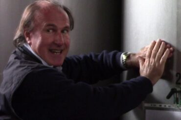 Italy artisan winemaker shows how he works