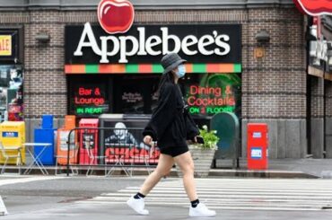 Which Restaurants Are Open on New Year's Day Hours for Applebee's Red