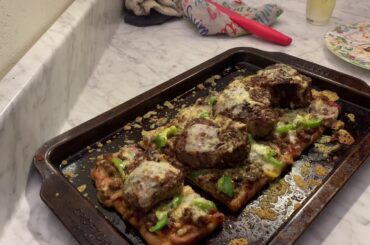 HOW to SLICE A LAMB CHOP PIZZA #lambchops #pizza #cheese #homemade #cooking