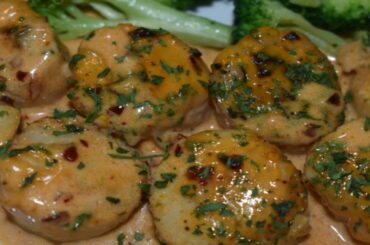 Chinese-Italian Fusion Scallops with Spicy Cream Sauce