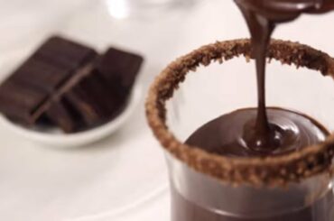 How to make Thick Italian hot chocolate! easy homemade recipe.