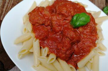 Meatballs & Penne Pasta/Easy Italian meatballs and Penne Pasta/Homemade Meatballs and Penne pasta