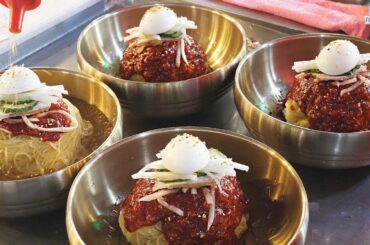 wow amazing best Street Food   ITALIAN PIZZA PIES Slice & Co NYC $20