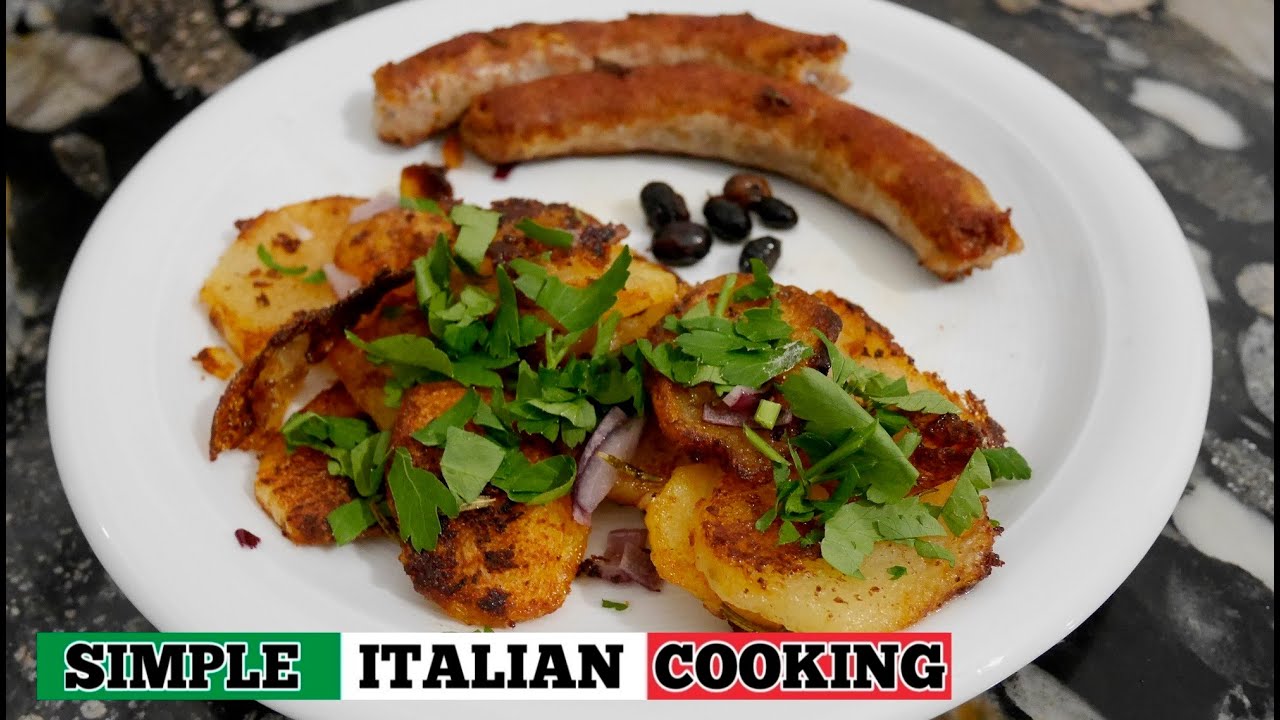 Salsiccia e patate in padella (pan fried Italian sausage with potatoes) Salsiccia e patate in padella (pan fried Italian sausage with potatoes)