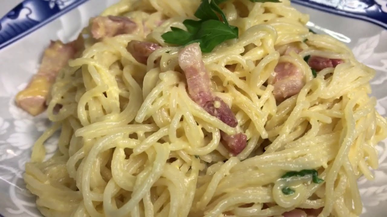 ITALIAN PASTA CARBONARA. TASTY. ITALIAN PASTA CARBONARA. TASTY.
