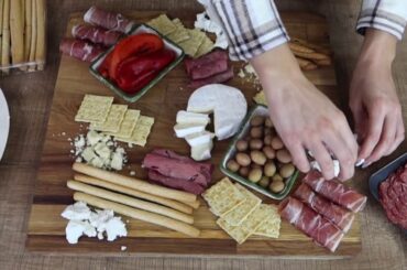DIY CHARCUTERIE BOARD that pairs well with Nebbiolo Wine.