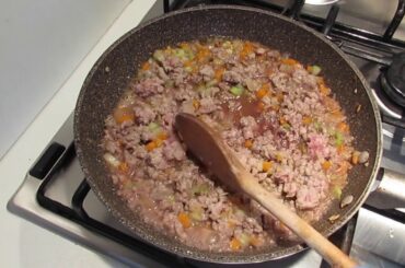 Delicious Italian sauce with salsiccia champignon mushrooms