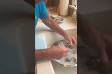 Easy Italian Cooking “I’ll teach you how to shuck ice cold Long Island little neck Clams in seconds“