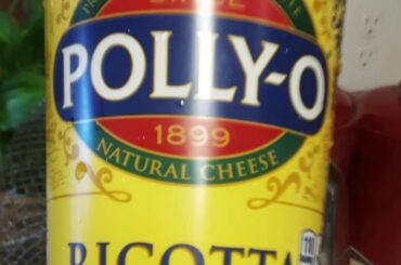 Jumbo shell with cheese (italian food)