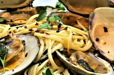 Linguine With Clams by Gastro Guru/ Linguine With Clams in White Wine Sauce   Recipe #173