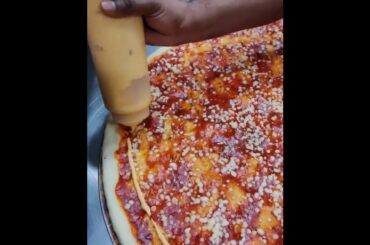 24 inch pizza making video in street food