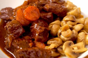 How To Make Boeuf Bourguignon (French Beef Stew With Red Wine)