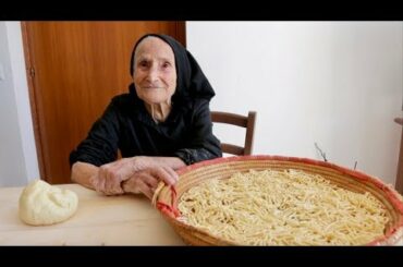 Watch 93 year old Cesaria make lorighittas pasta! | Pasta Grannies