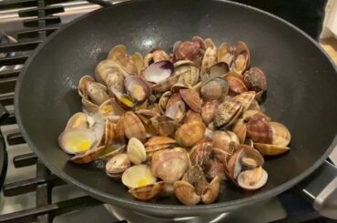 SPAGHETTI ALLE VONGOLE | ITALIAN RECIPE | Nanny Diaries Vlogs