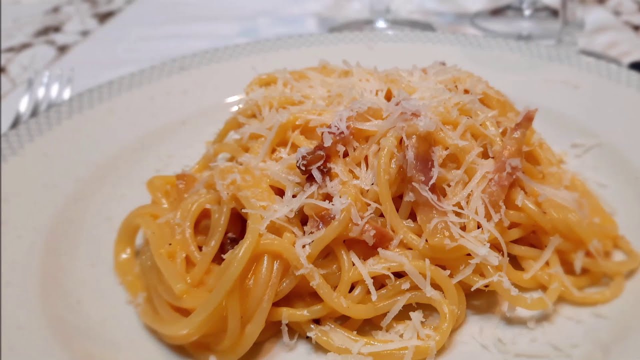 Spaghetti alla Carbonara | Traditional Italian Recipe Spaghetti alla Carbonara | Traditional Italian Recipe