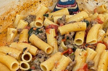 One Pot Creamy Tuscan Italian Sausage Pasta