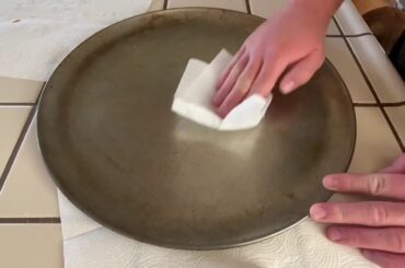 Low Budget Foodie -Making Pizza