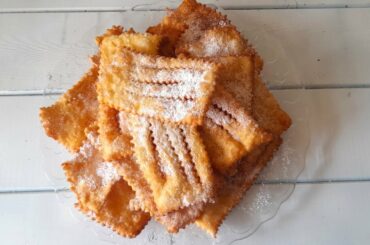 Chiacchiere di Carnevale - Italian Carnival Fried Pastry - No Yeast