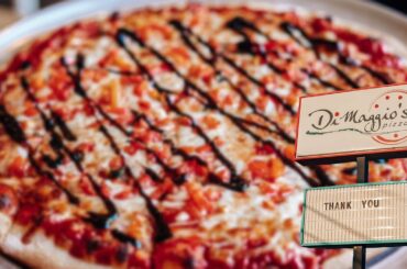 BEST ITALIAN FOOD IN ILLINOIS || Pizza, Pasta, and More at DiMaggio's in Fairfield, Illinois