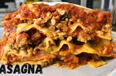 QUICK, SIMPLE, & ABSOLUTELY DELICIOUS ITALIAN SAUSAGE & PEPPERONI LASAGNA!!!