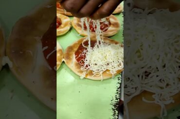Desi Pizza | Indian style pizza | Instant recipe | Street food of India | #shorts #ahmedabad