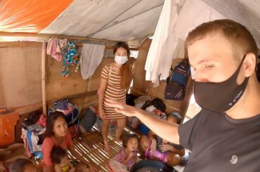 Visiting Badjao Tribe with gifts and food (They cook us a meal)