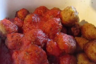 Schwan's Italian Style Meatballs With Good & Gather Tomato Basil & Garlic Pasta sauce