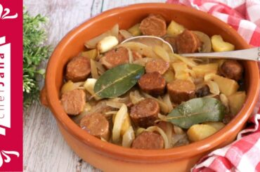 VEGAN SAUSAGE WITH POTATOES AND ONIONS IN WHITE WINE SAUCE