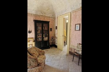 Italian Property Virtual Tour: historic palazzo with garden and olive grove in Abruzzo, Italy.