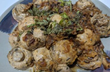 Creamy Mushrooms in Indian-Italian Style | Easy to make creamy mushrooms recipe