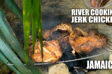 JERK CHICKEN!! COOKING JAMAICAN JERK RIVER SIDE (JAMAICA FOOD & TRAVEL)