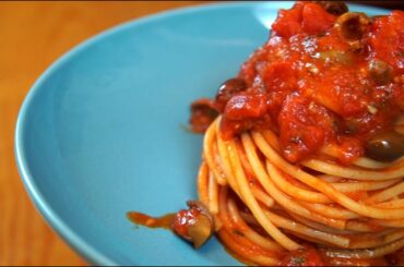 How To Make Spaghetti alla Puttanesca Recipe (A Classic Italian Pasta Dish)