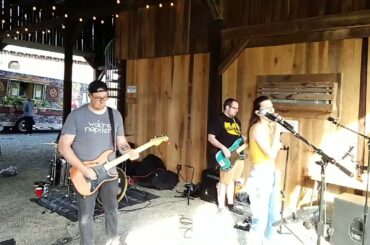 Italian Singer WOWS with her cover of Katy Perry's I Kissed a Girl