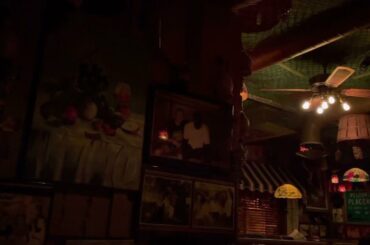 Battista’s Hole in the Wall Las Vegas: Red leather booths and dim lighting