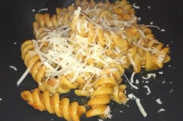 PASTA AL PESTO CON SALSA DI POMODORO | PASTA WITH PESTO WITH TOMATO SAUCE | ITALIAN PASTA RECIPE